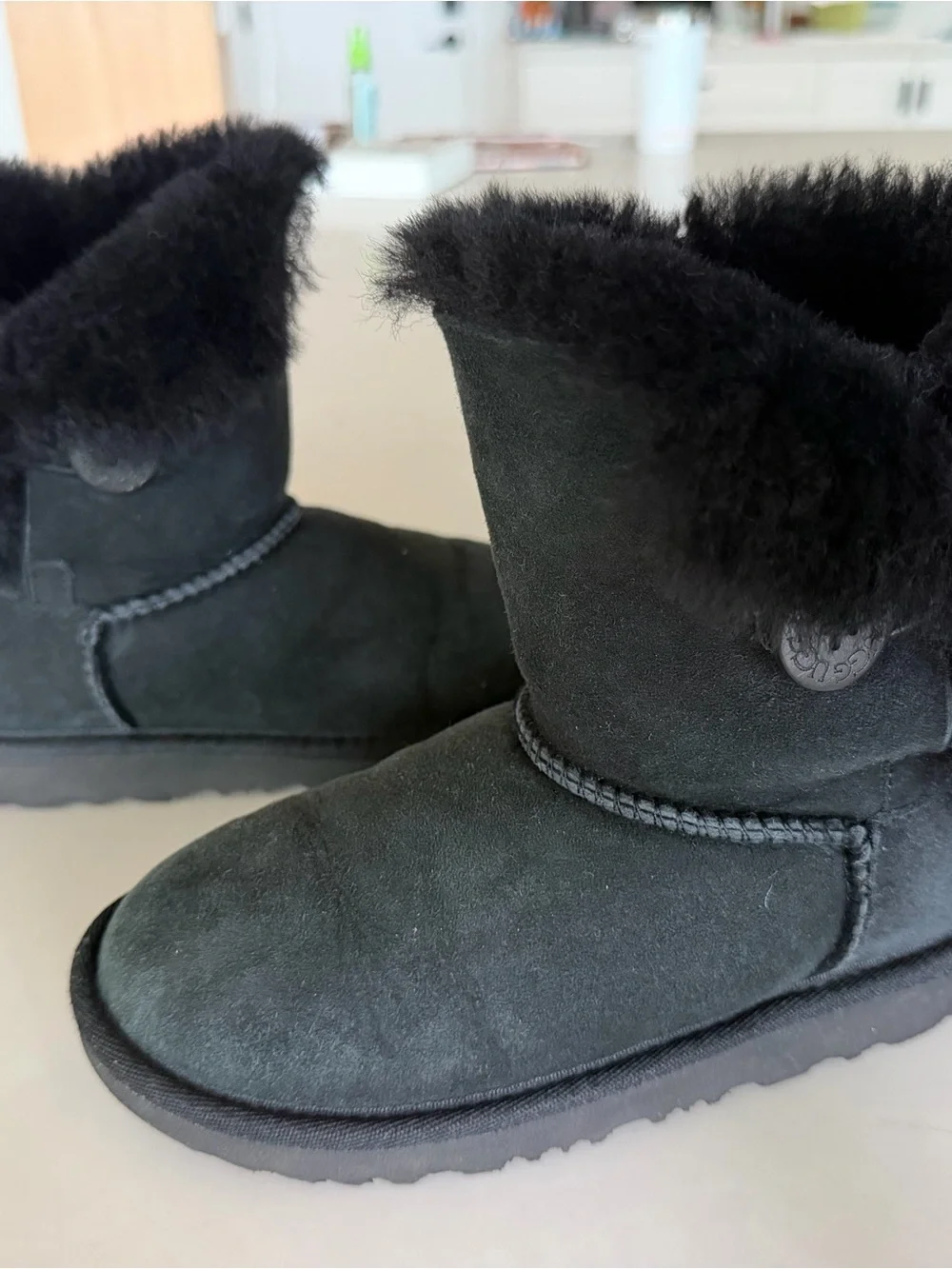 UGG Kids Mini Bow Back Boots in Black Size 12 (only worn twice)